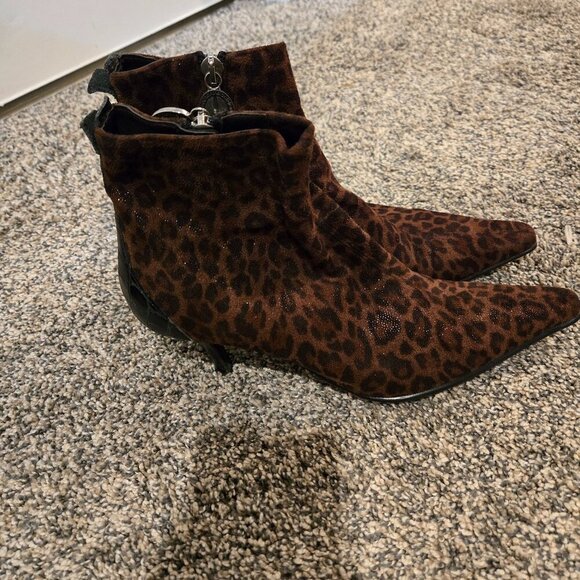 Donald J Pliner Leopard Print Ankle Booties 7.5M - Picture 1 of 8